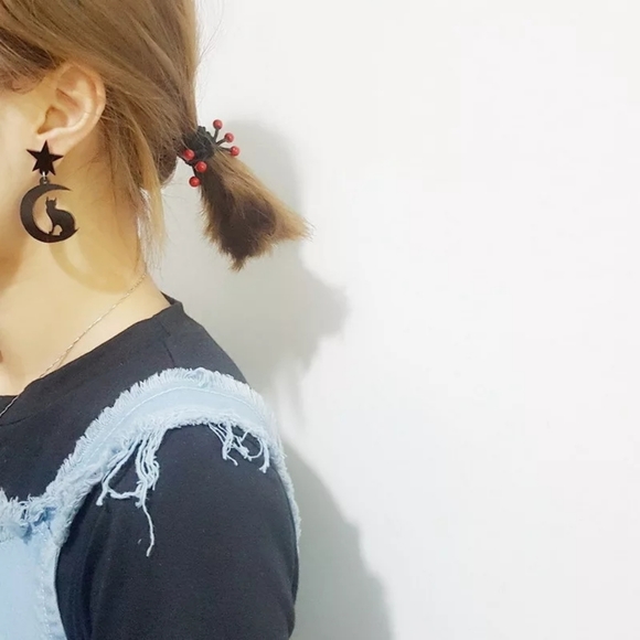 Black Pink Crescent Moon Cat Witchy Earrings - Picture 3 of 6